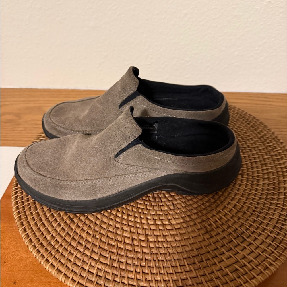 L.L. Bean Women's Suede Mules - Brown - Picture 6 of 8
